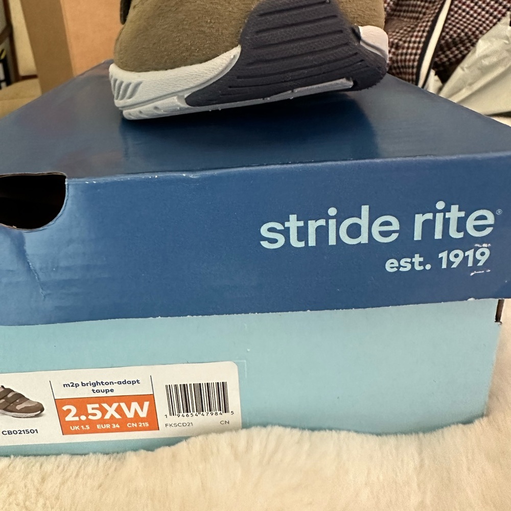 Boys sneakers